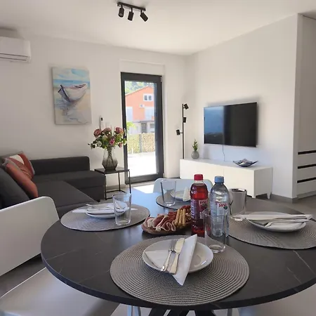 Apartment Senna Coastal - Modern Croatia Trogir